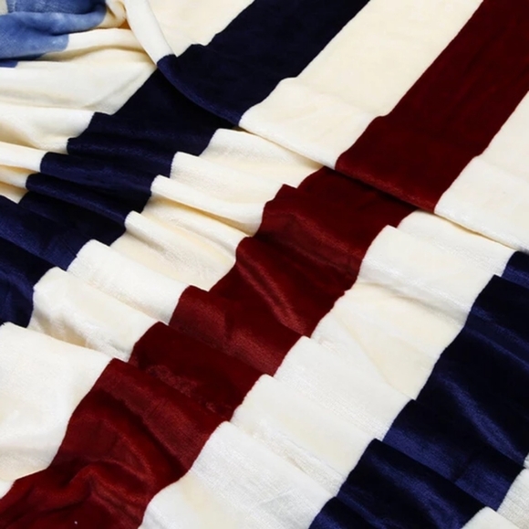 Luxury Collection Barren Striped Blanket - Picture 2 of 3